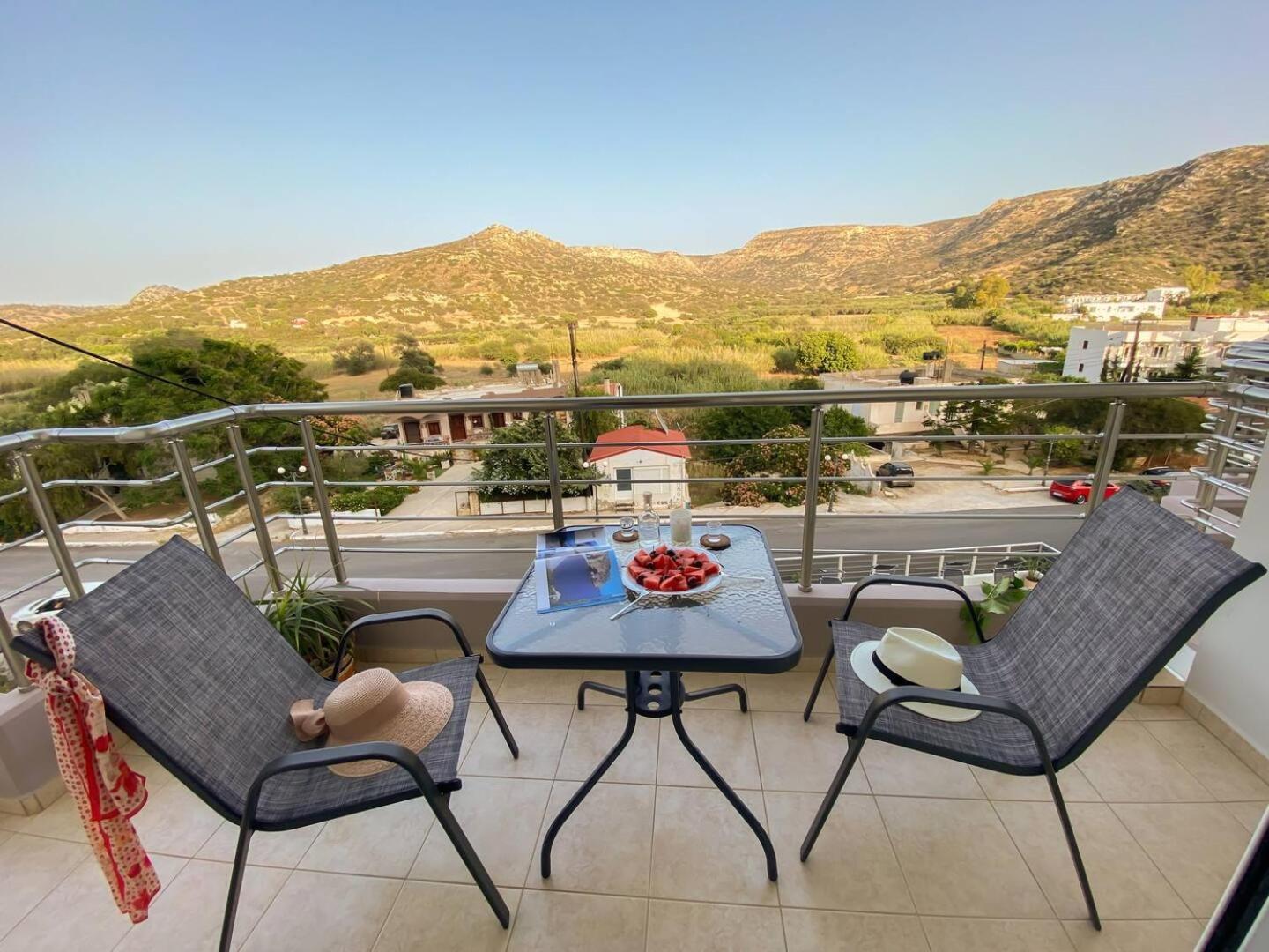 Maistro Suites With Pool, Matala Exterior photo