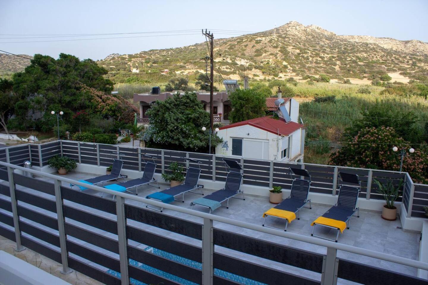 Maistro Suites With Pool, Matala Exterior photo