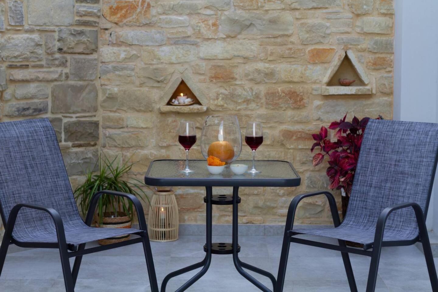 Maistro Suites With Pool, Matala Exterior photo
