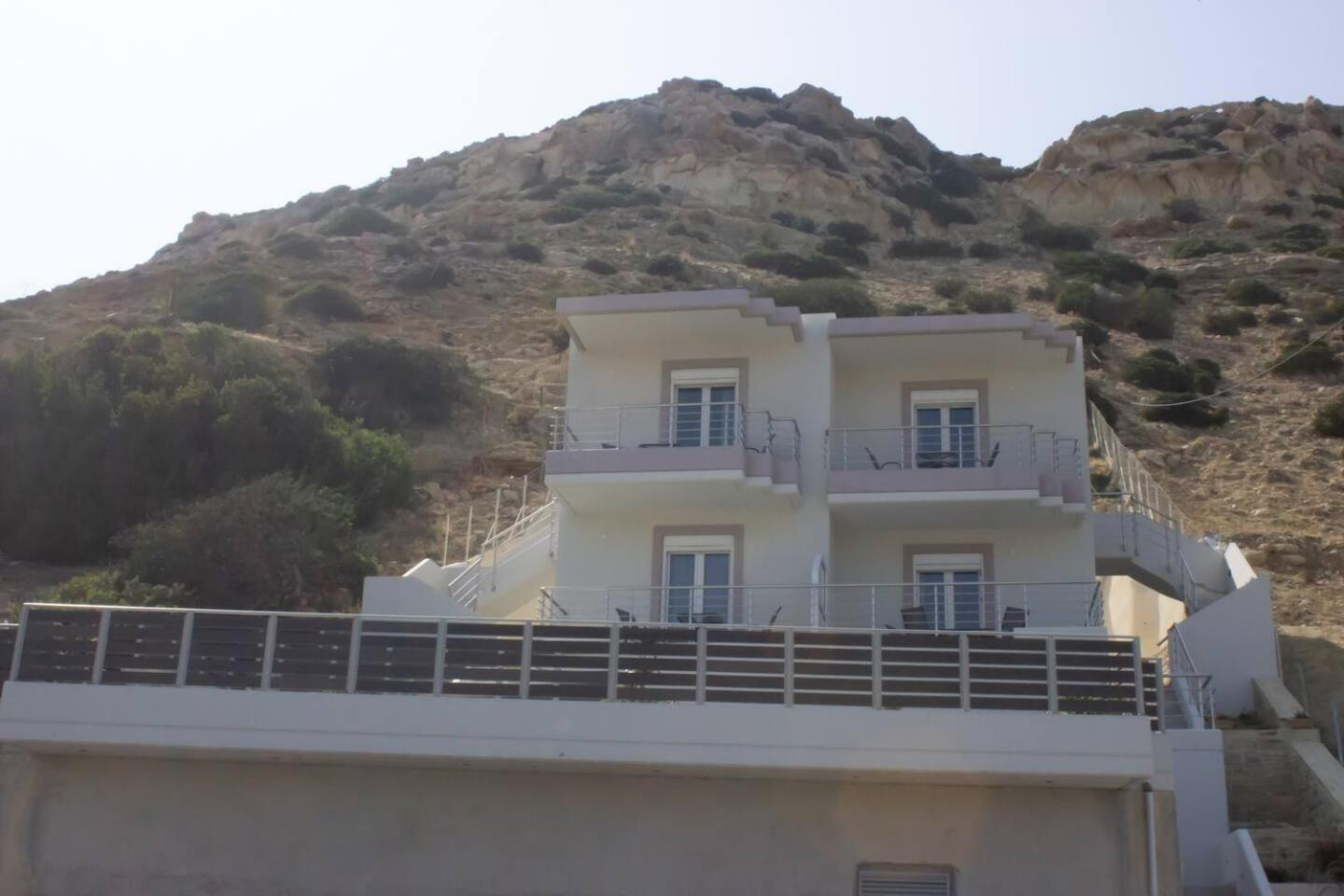 Maistro Suites With Pool, Matala Exterior photo
